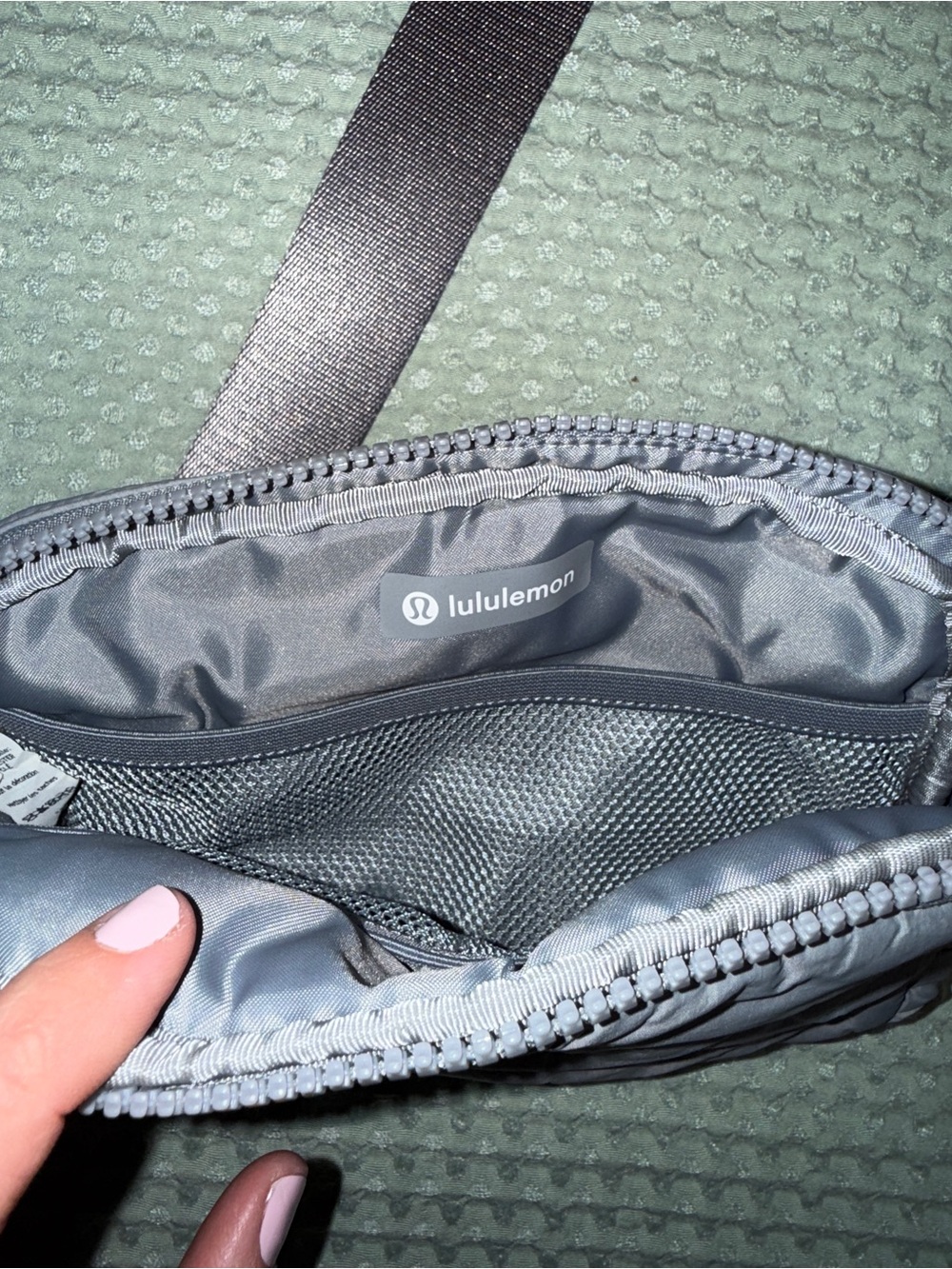 lululemon Wunder Puff Everywhere Belt Bag 1L - Picture 2 of 3